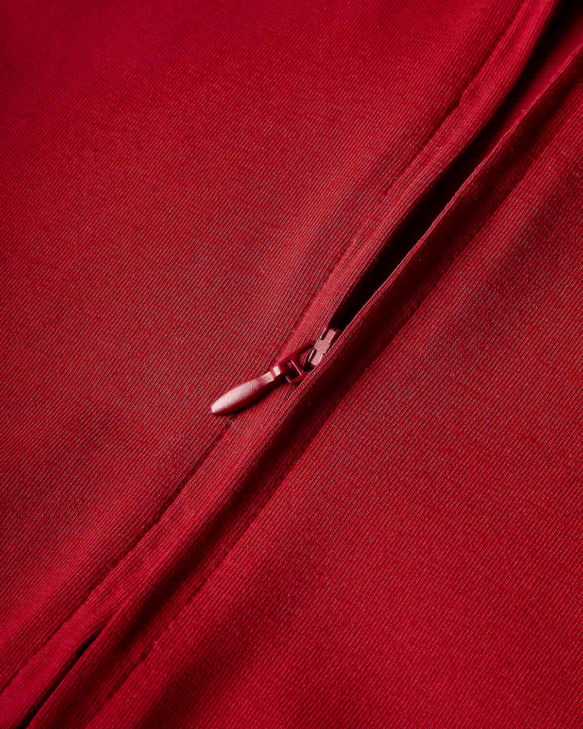 Displays the red 'hoodrich' branded Gleam V2 Fitted Z/T Hoodie featuring the details on zipper
