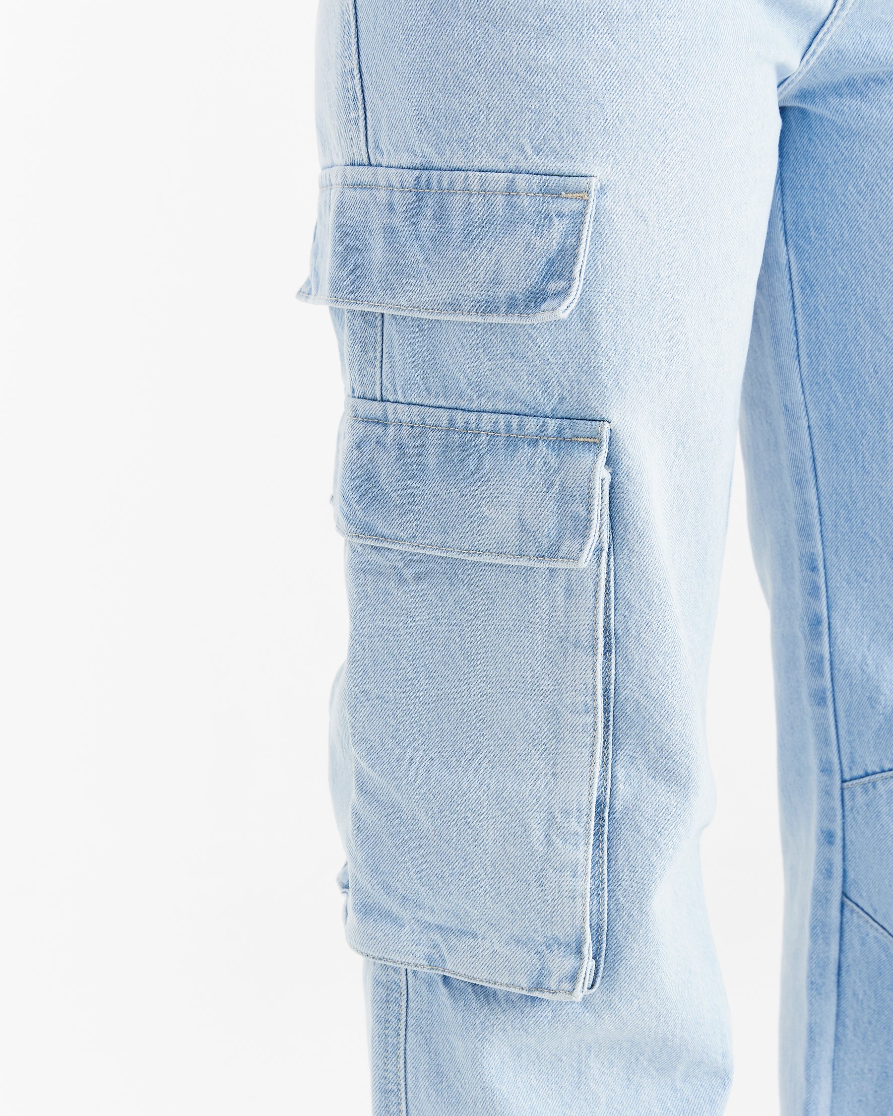 Script Cargo Relaxed Jeans - Light Blue