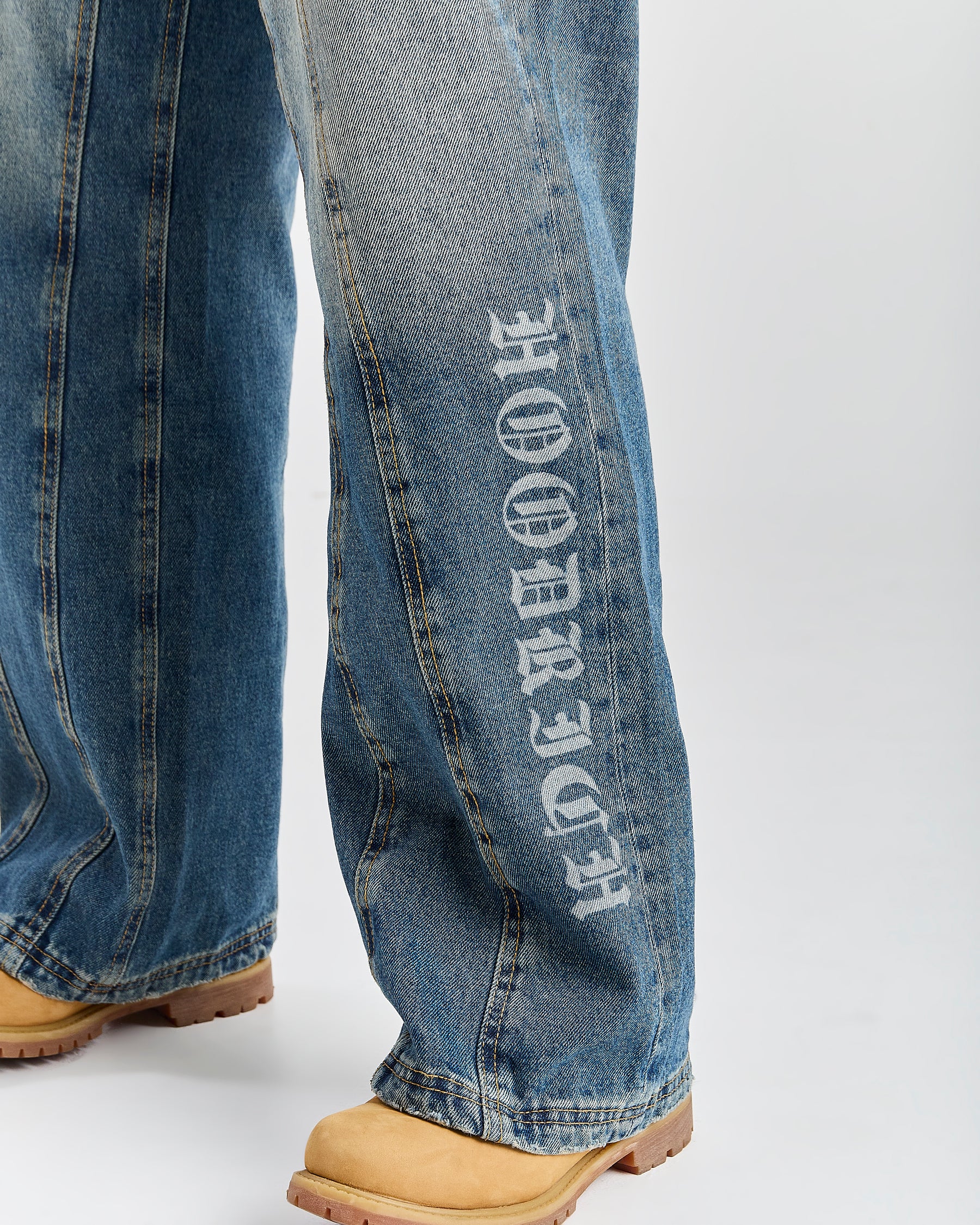 Snowdrift Wide Leg Jeans - Dirty Wash