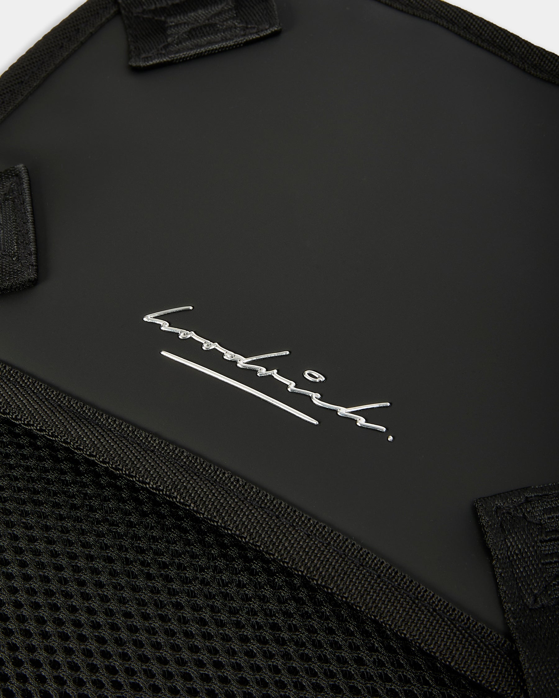 Coupe Chest Bag - Black/Silver